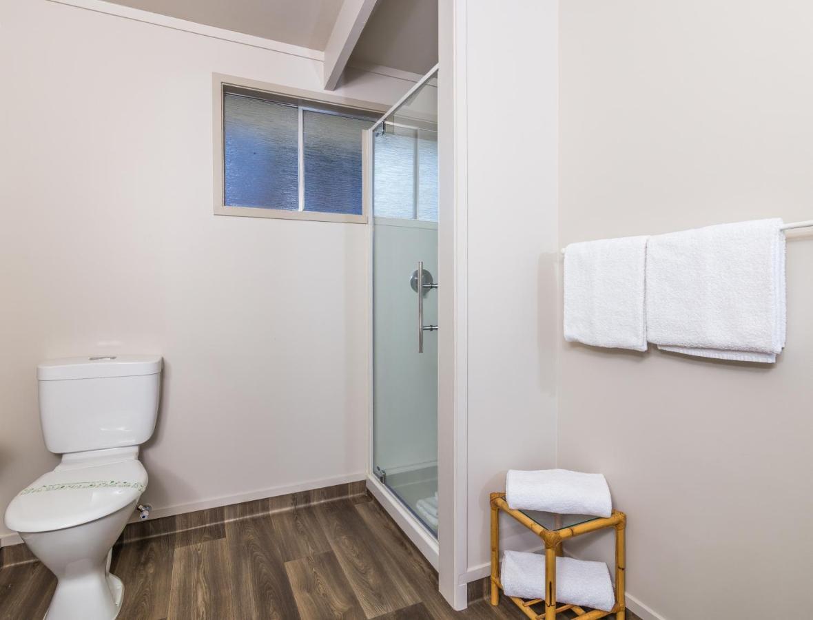 Twin Peaks Lakeside Motel 3*