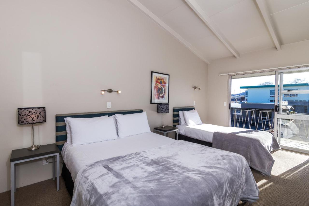 Twin Peaks Lakeside Motel 3*