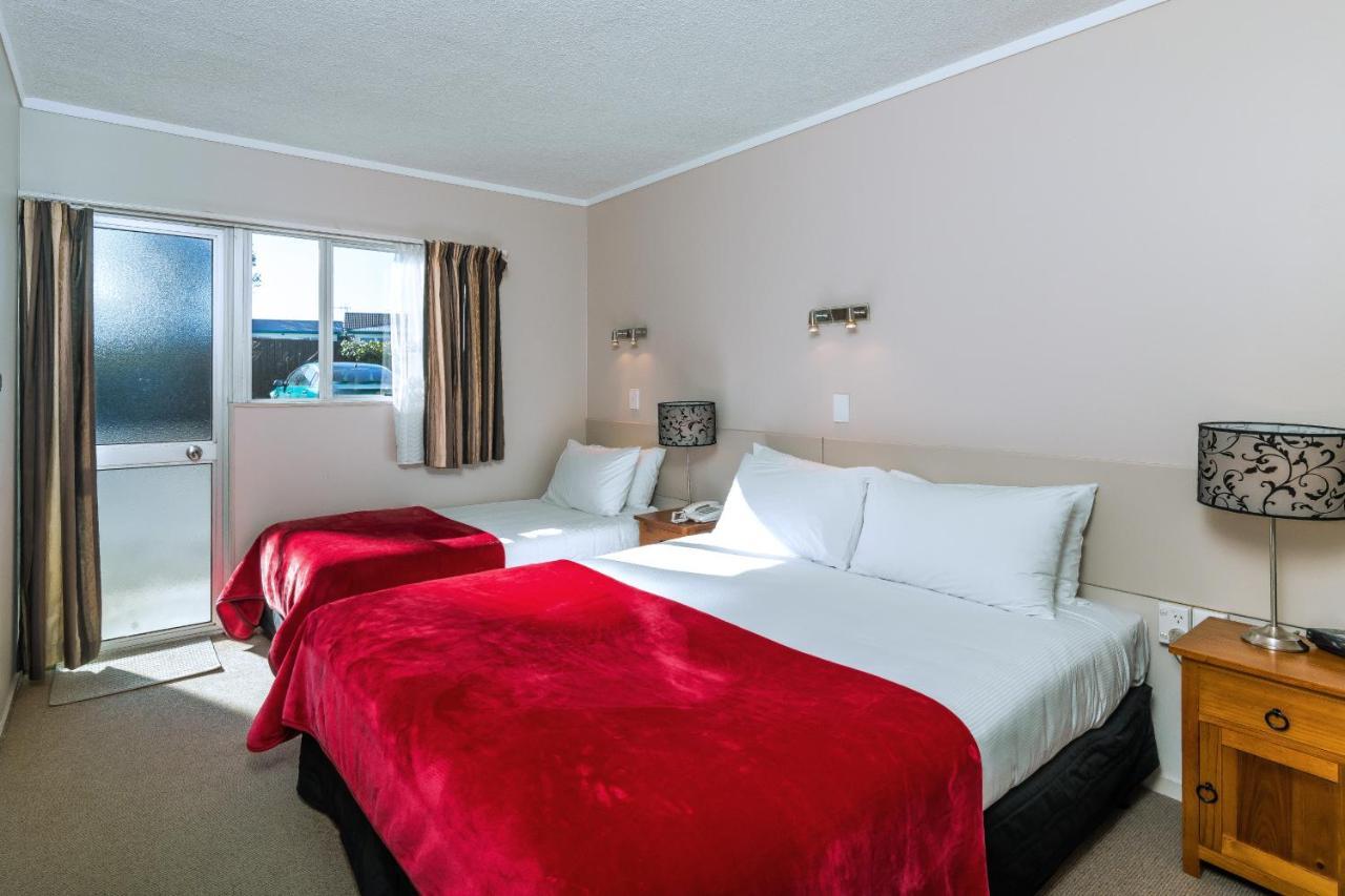 Twin Peaks Lakeside 3*
