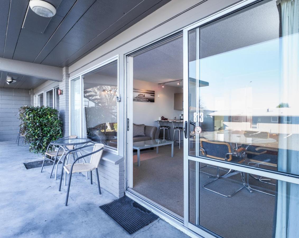Twin Peaks Lakeside Motel 3*