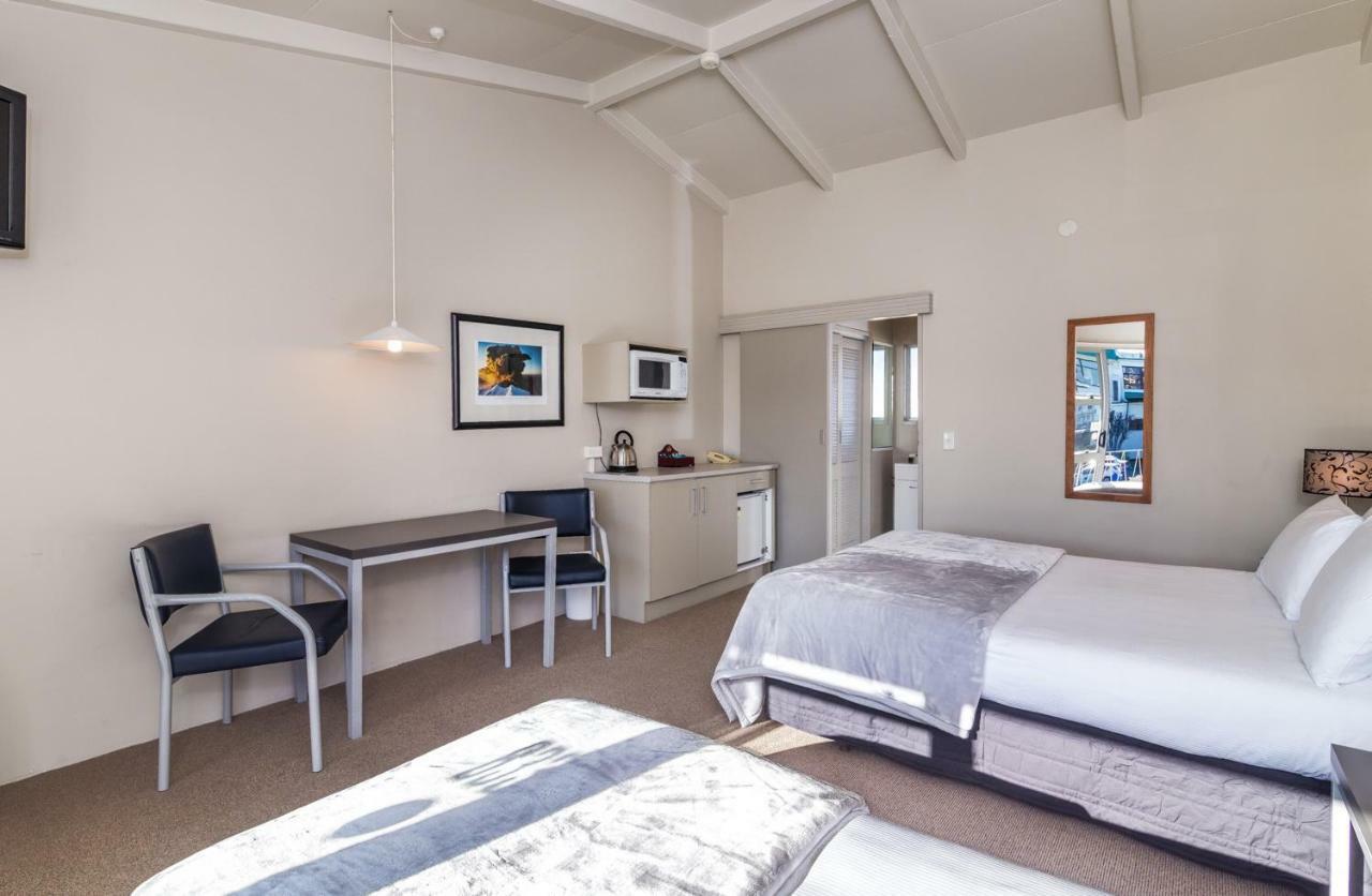 Twin Peaks Lakeside 3*